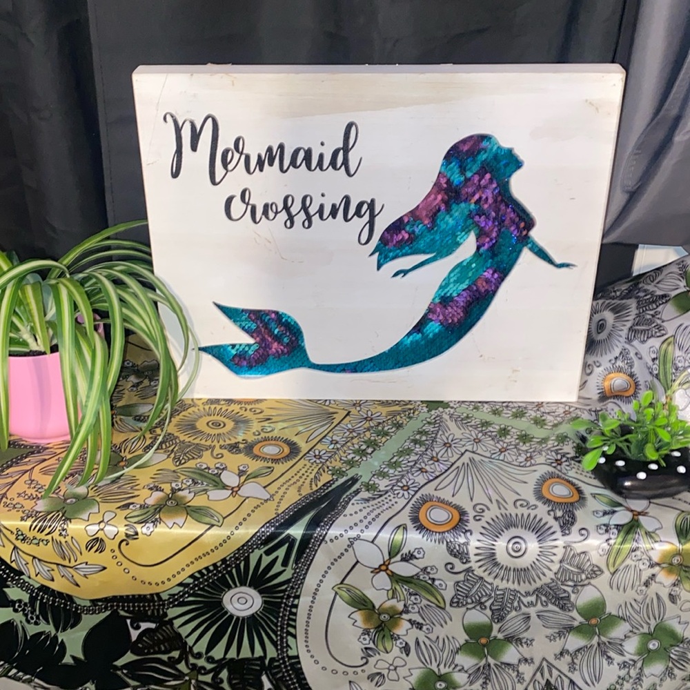 Mermaid Crossing sign with changing glitter